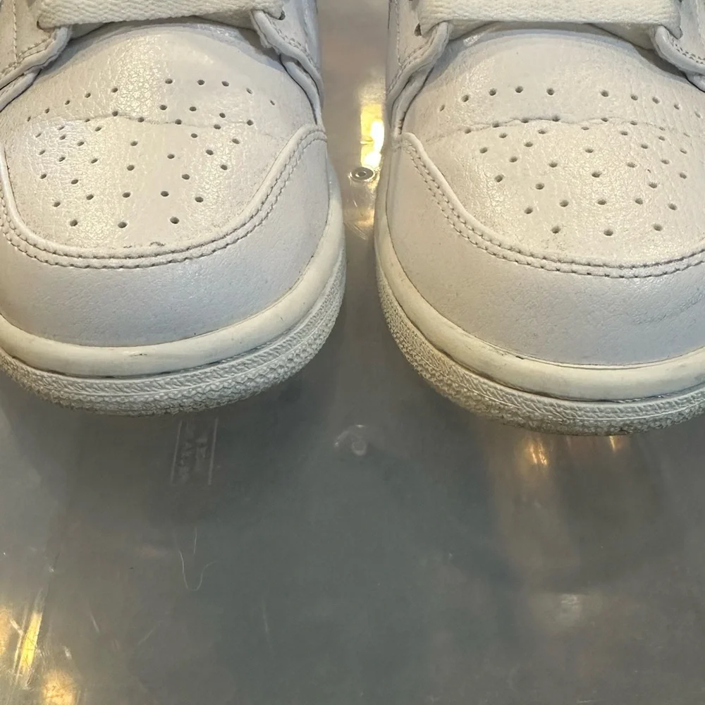Jordan 1 Retro Mid